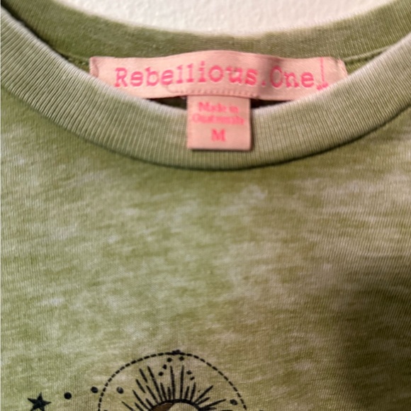 Rebellious One Green Short Sleeve Tee Casual Style - Picture 4 of 4